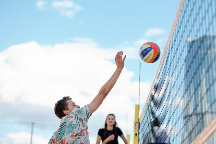 Пляжный волейбол на новой площадке «Пойма volley» в Красногорске