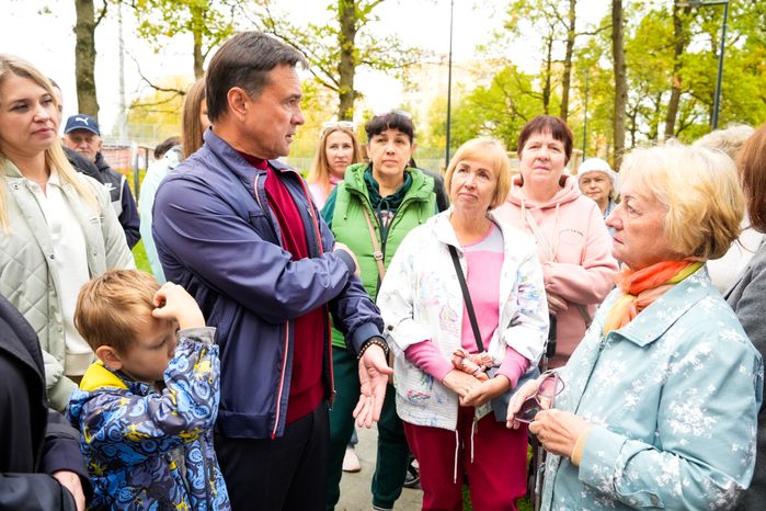 Андрей Воробьев проверил благоустройство лесопарка "Дубрава"