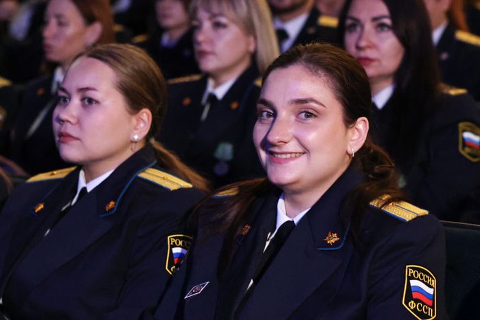 Судебных приставов поздравили с профессиональным праздником