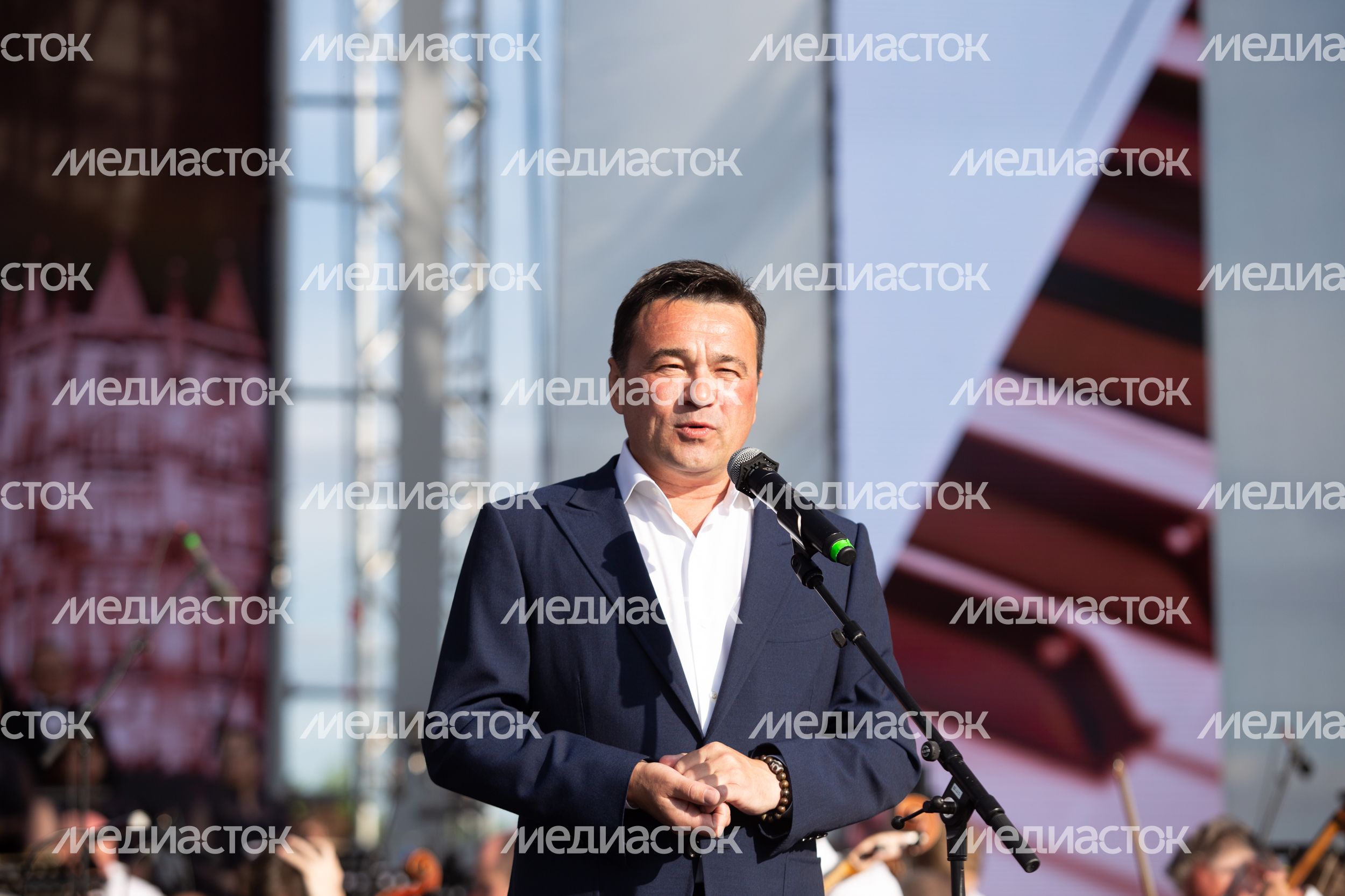 Встреча Губернатора Подмосковья с артистами на фестивале «Лето. Музыка. Музей» Встреча Губернатора Подмосковья с артистами на фестивале «Лето. Музыка. Музей»