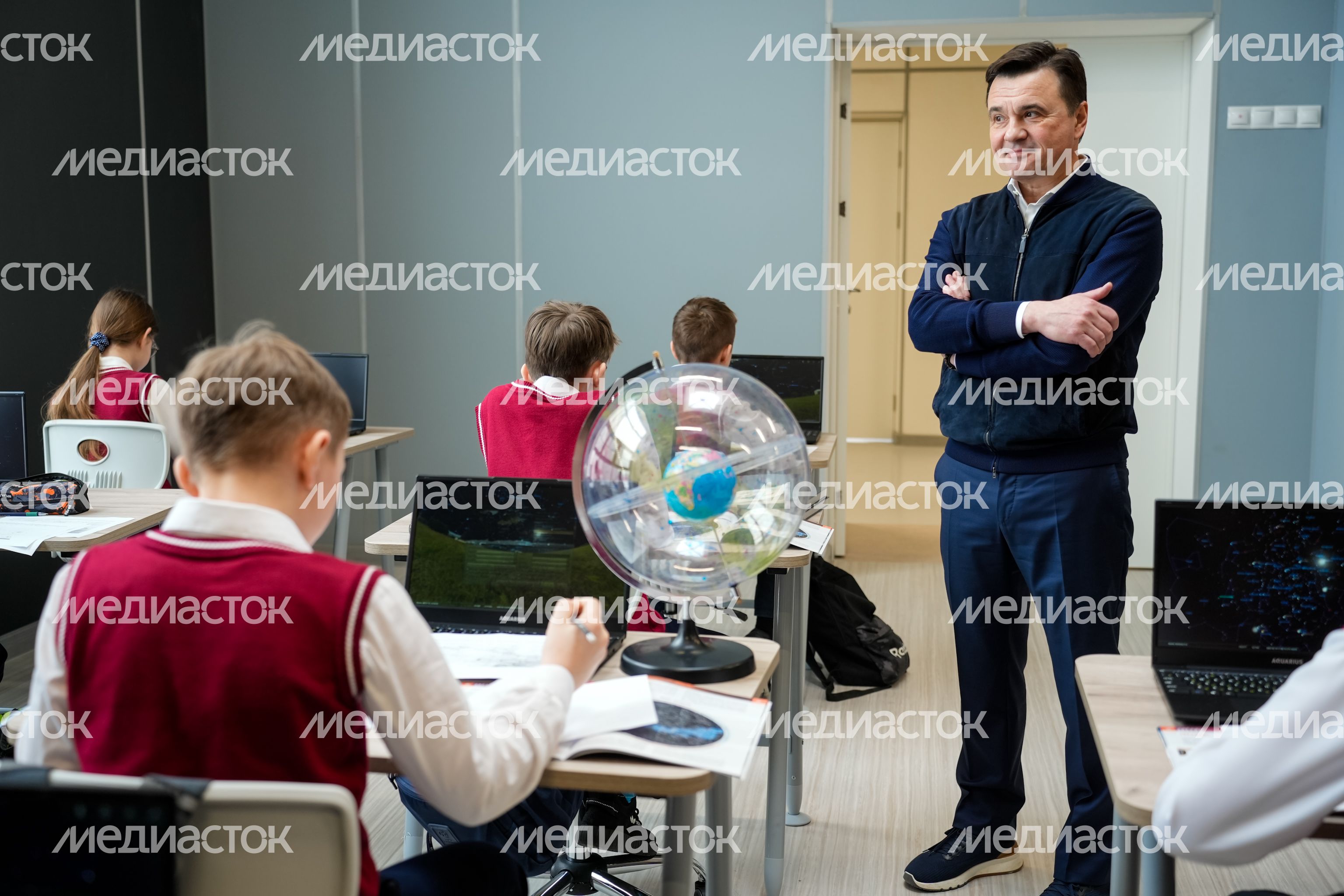 Андрей Воробьёв посетил новое здание физико-математического лицея в Сергиевом Посаде Андрей Воробьёв посетил новое здание физико-математического лицея в Сергиевом Посаде