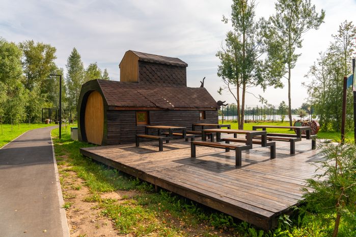 Кафе в парке культуры и отдыха «Солнечный берег» поселка Запрудня Талдомского округа