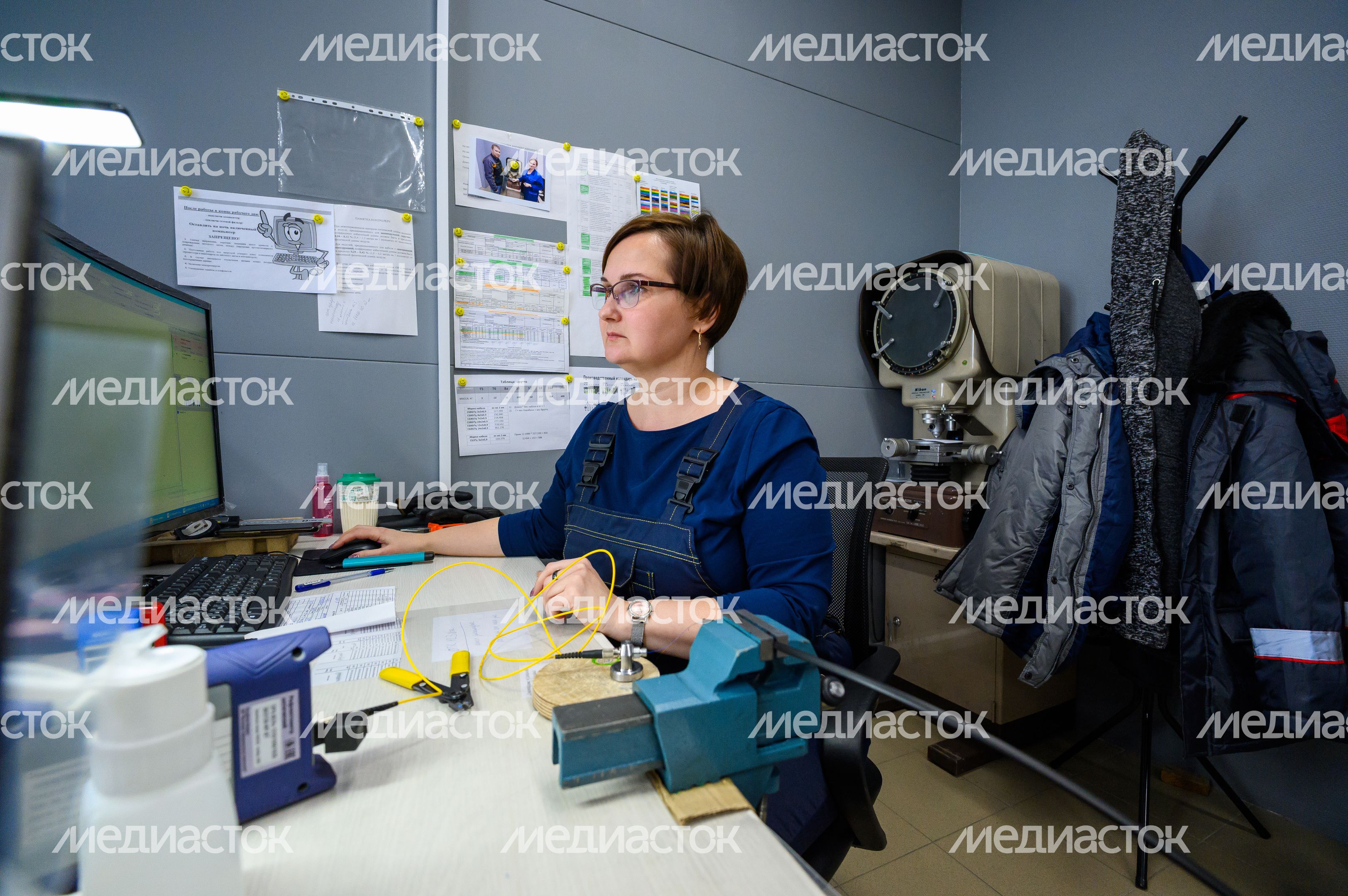Контроль качества продукции в лаборатории кабельного завода «Белтелекабель» в Воскресенске Контроль качества продукции в лаборатории кабельного завода «Белтелекабель» в Воскресенске