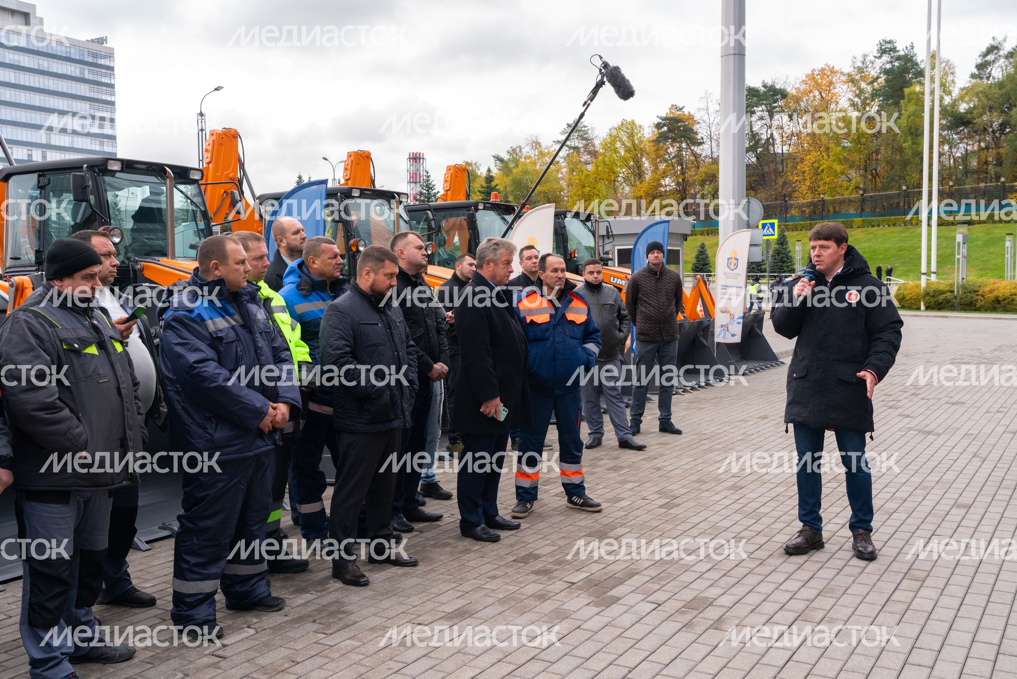Механизаторы получили ключи от Владислава Мурашова Механизаторы получили ключи от Владислава Мурашова