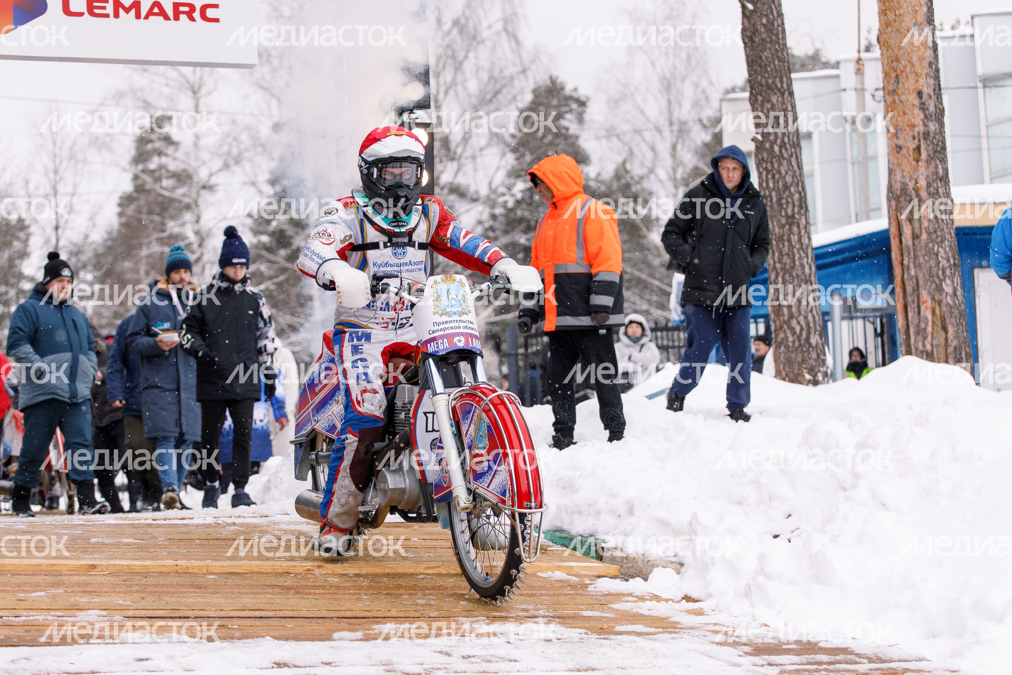VI этап личного чемпионата России по гонкам на льду в Красногорске