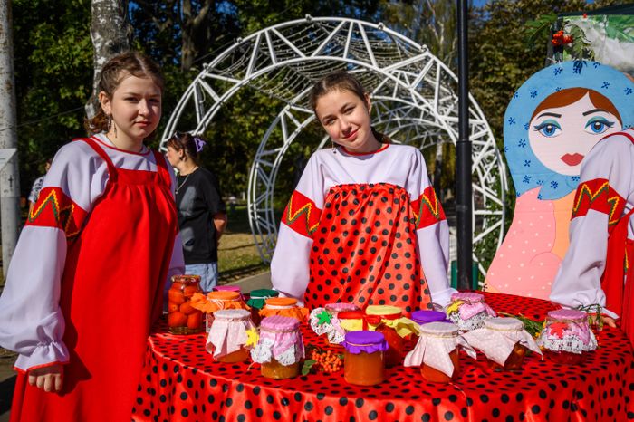 Выставка-ярмарка «Дары Подмосковья» в Луховицах