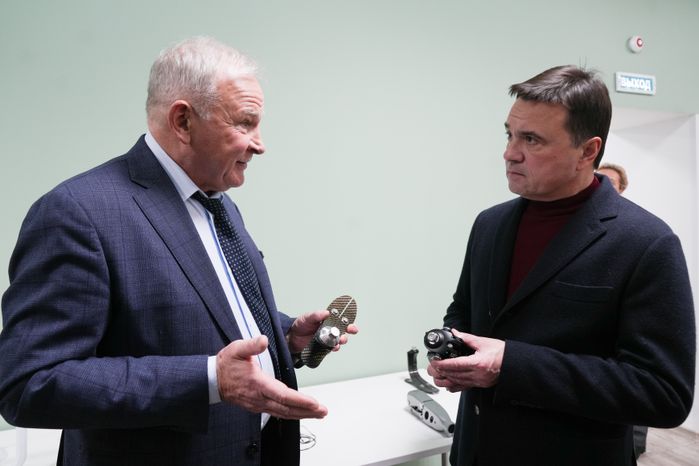 Андрей Воробьев посетил Центр протезирования и реабилитации "Исток-Орто" во Фрязино