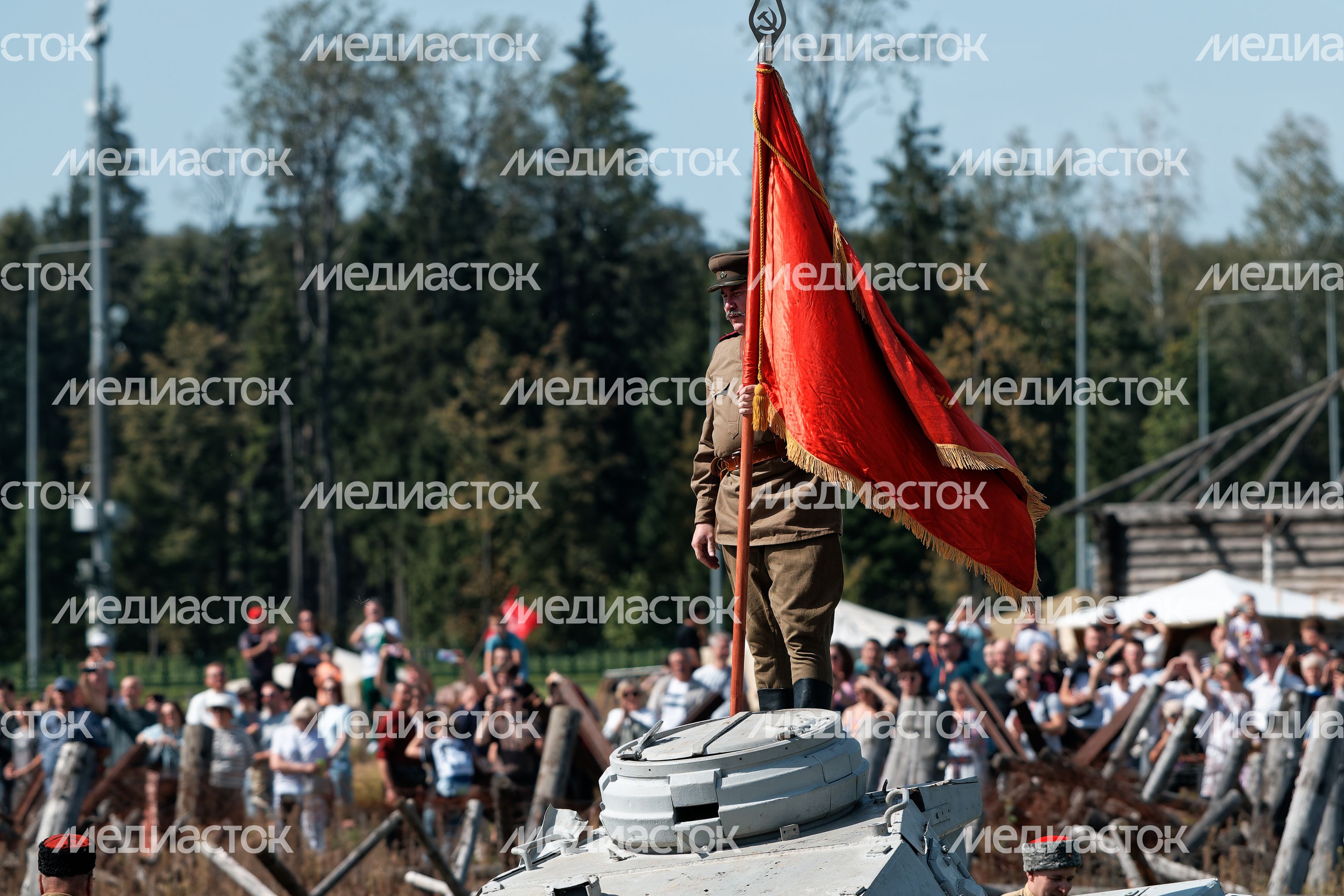 Военно-историческая реконструкция «Огненная дуга» в Одинцовском округе, посвященная Курской битве Военно-историческая реконструкция «Огненная дуга» в Одинцовском округе, посвященная Курской битве
