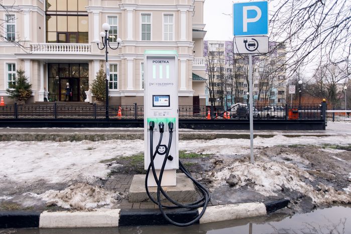 Новая электрозарядная станция (ЭЗС) на ул. Ленина в Реутове