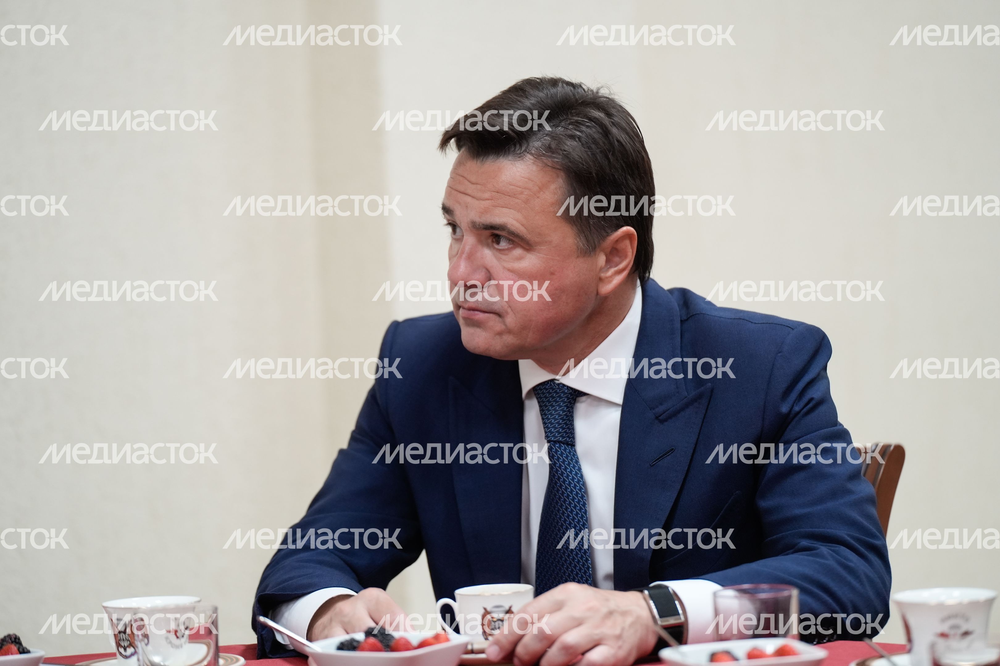 Андрей Воробьев встретился с семьями военнослужащих 45-й бригады спецназа ВДВ Андрей Воробьев встретился с семьями военнослужащих 45-й бригады спецназа ВДВ