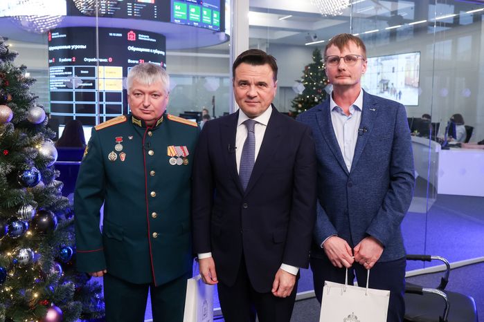 Андрей Воробьев выслушал просьбу старосты деревни Буняково и жителя села Красный Путь