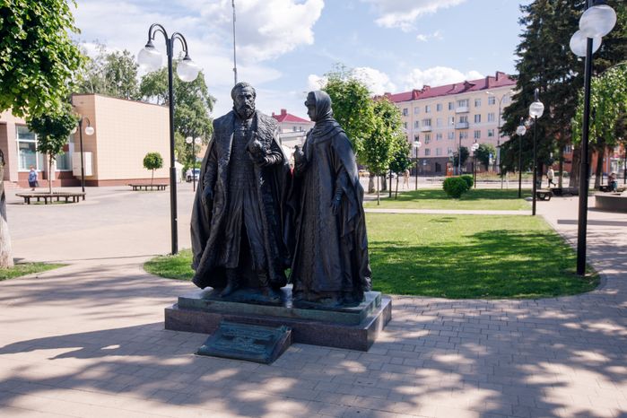 Памятник Петру и Февронии
