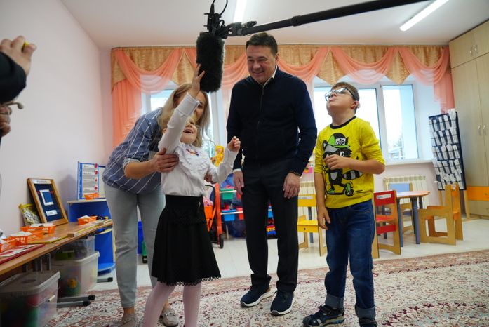 Посещение интерната для обучения слепоглухих детей и молодых инвалидов в Сергиево-Посадском округе Губернатором Подмосковья