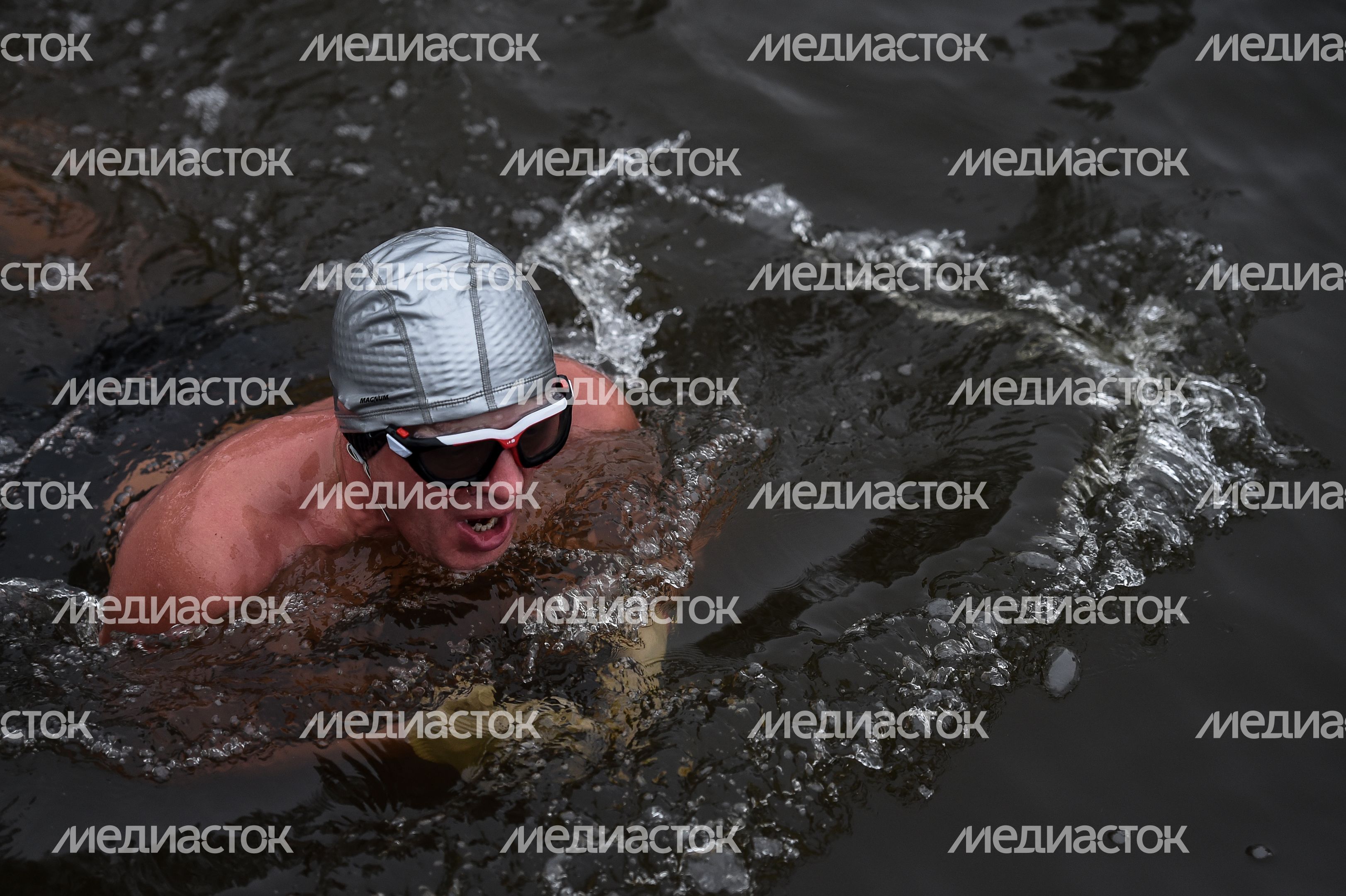 Купание моржей в Долгопрудном
