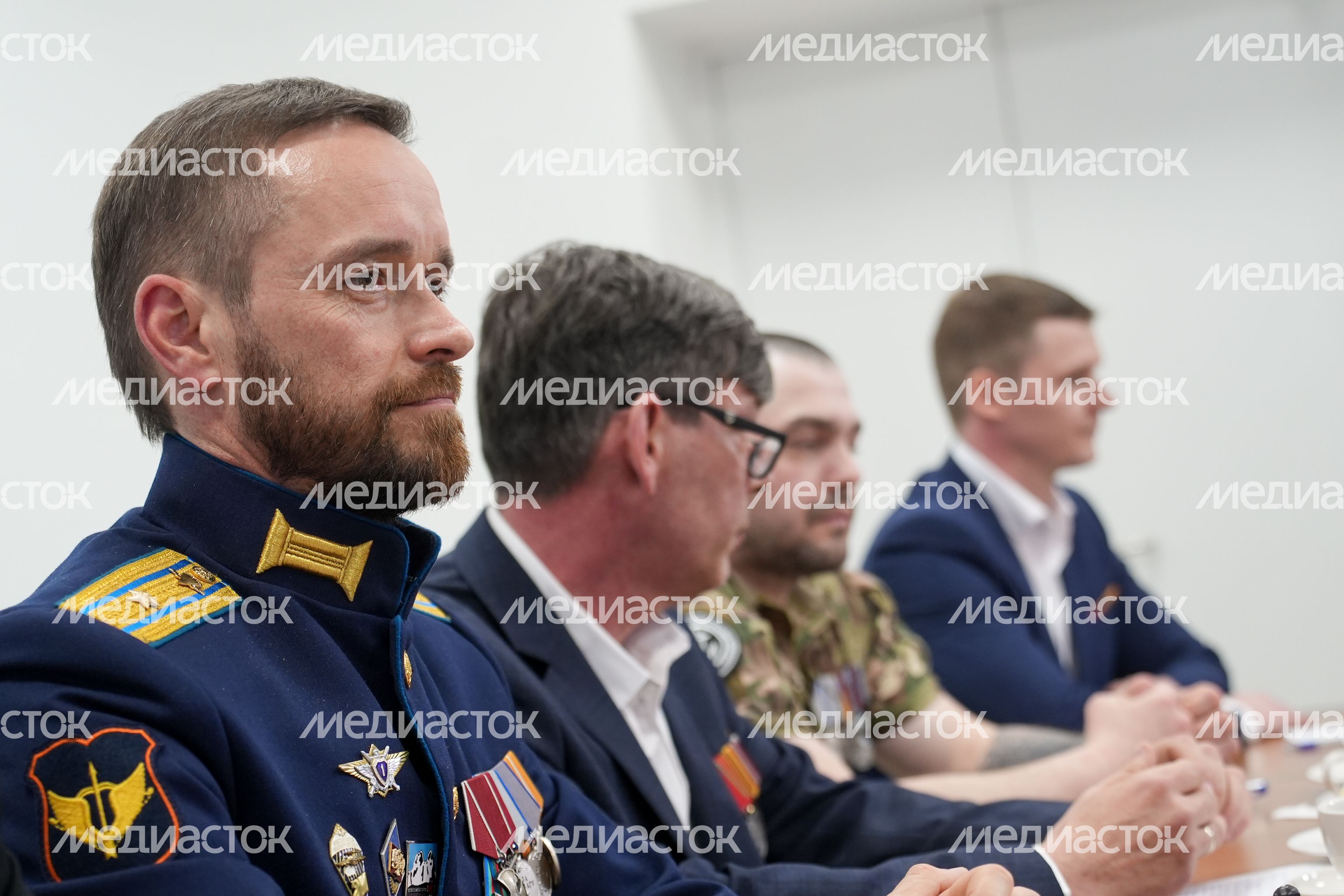 Андрей Воробьев и Игорь Щёголев встретились с финалистами программы "Герои Подмосковья" Андрей Воробьев и Игорь Щёголев встретились с финалистами программы "Герои Подмосковья"