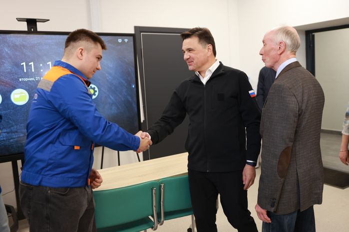 Андрей Воробьев пообщался со студентами и преподавателями Щелковского колледжа