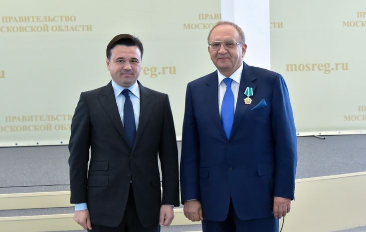 А. Воробьев поздравил жителей Подмосковья с наступающим Днем России
