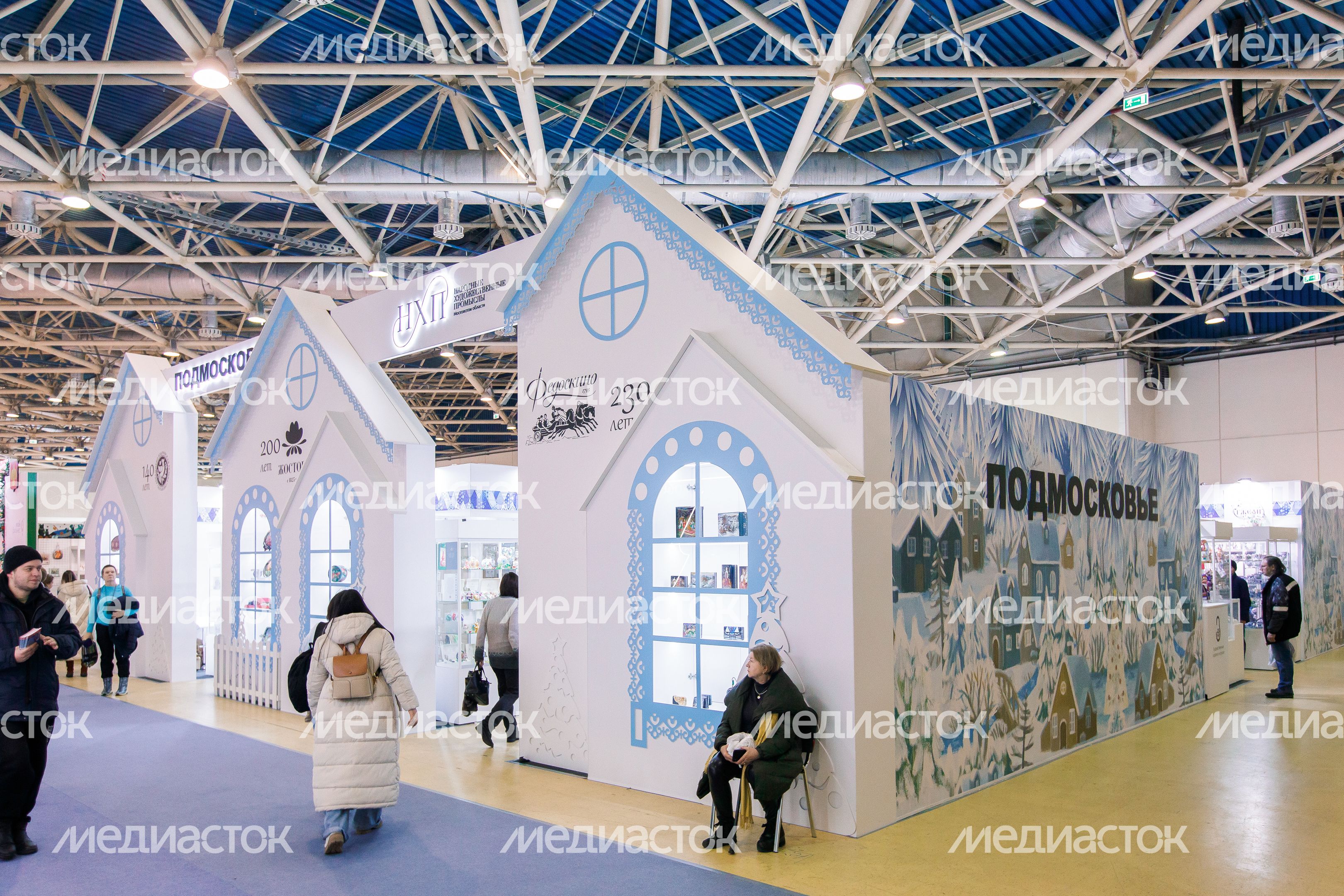 Стенд Жостовской фабрики на выставке «Ладья. Зимняя сказка 2024» Стенд Жостовской фабрики на выставке «Ладья. Зимняя сказка 2024»