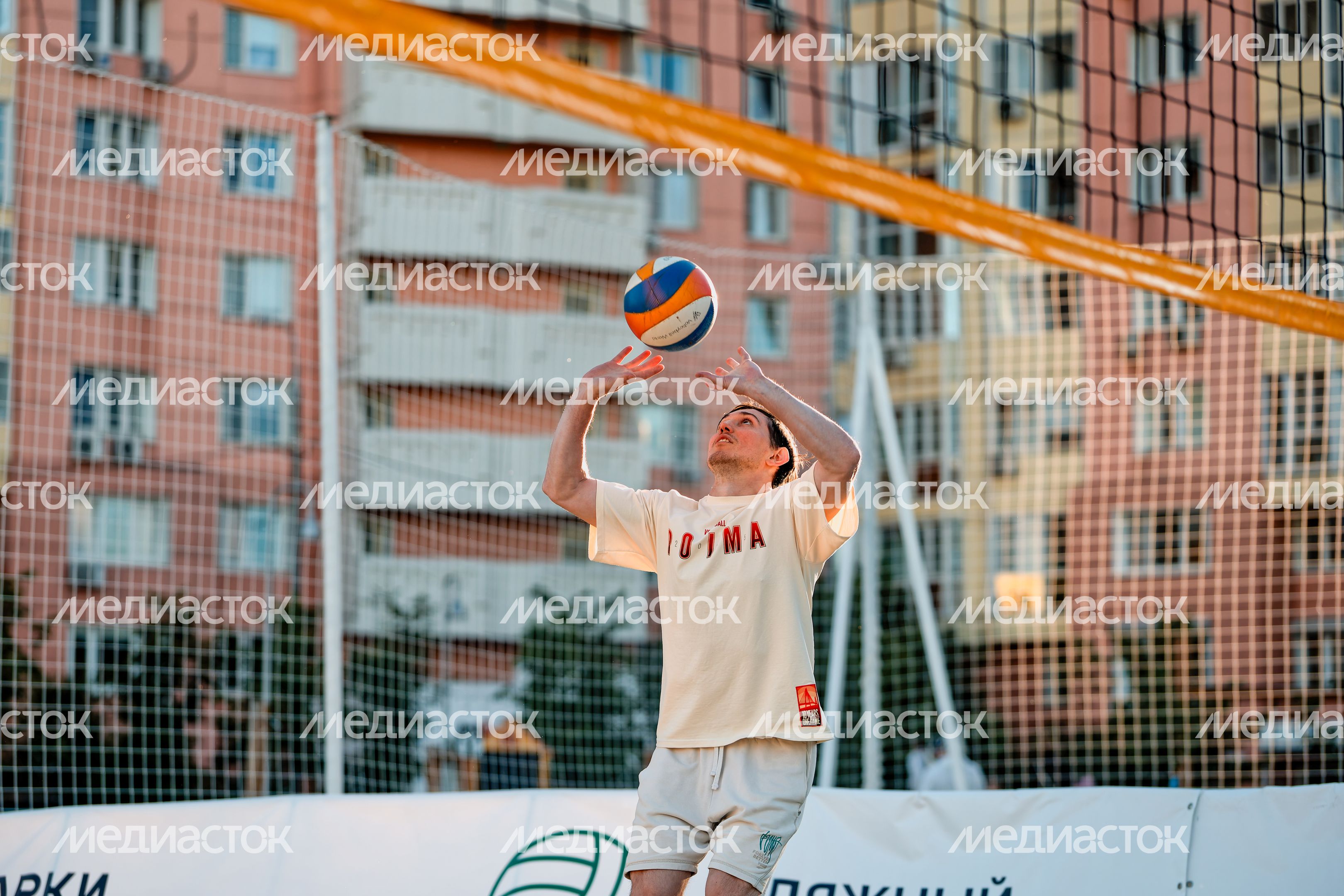 Пляжный волейбол на новой площадке «Пойма volley» в Красногорске Пляжный волейбол на новой площадке «Пойма volley» в Красногорске