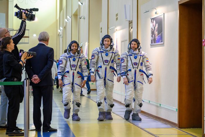 Космонавты основного экипажа МКС-74 Кристофер Уилльямс, Сергей Кудь-Сверчков, Сергей Микаев в Звездном городке