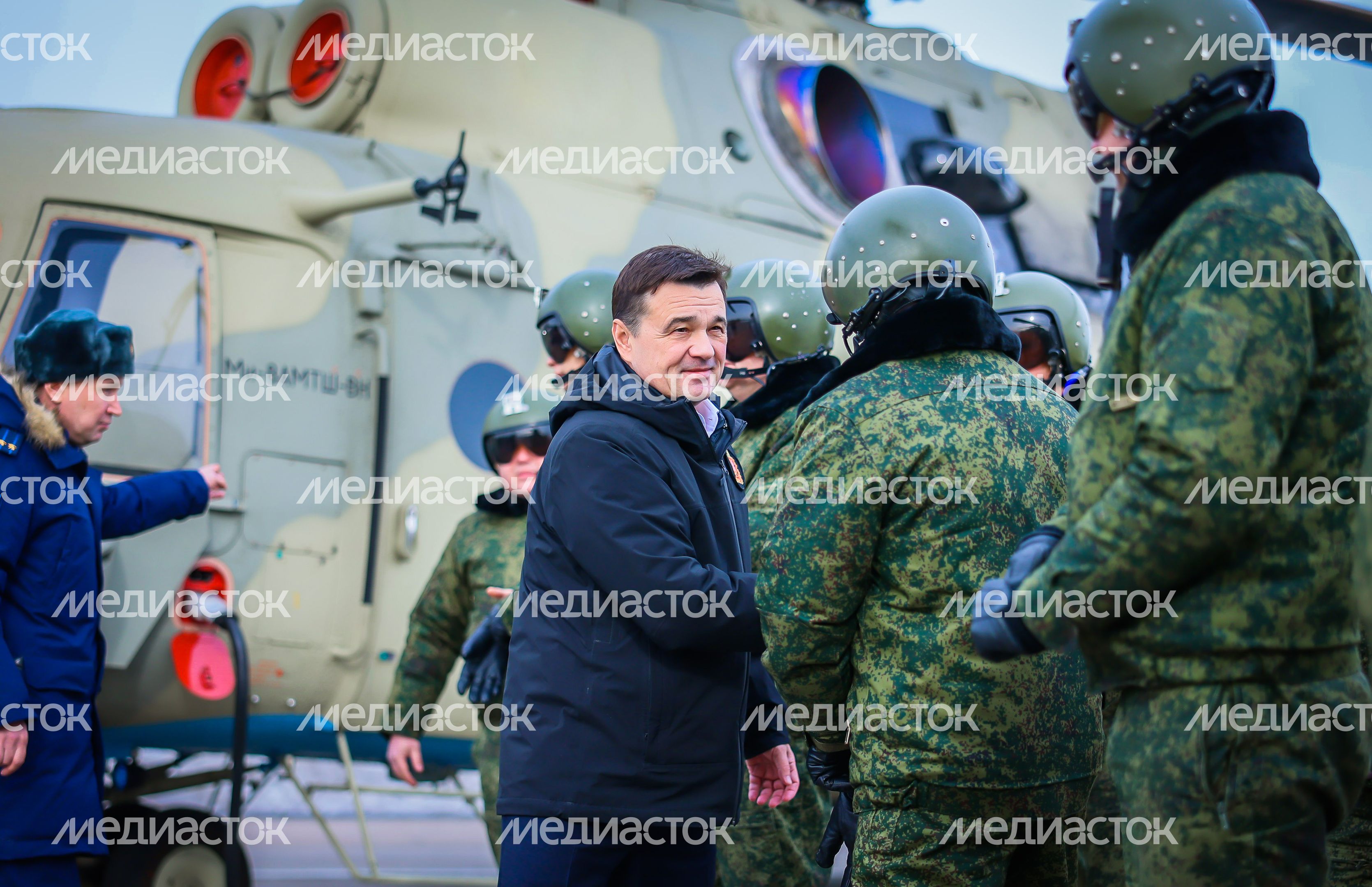 Губернатор поблагодарил военнослужащих вертолетной эскадрильи