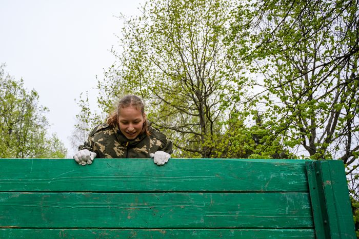 Военно-патриотическая игра «Юнармия, вперед!», посвященная Дню Победы, в Горках Ленинских