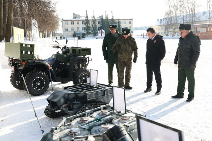 Андрей Воробьев поздравил военнослужащих 45-й отдельной гвардейской инженерной бригады