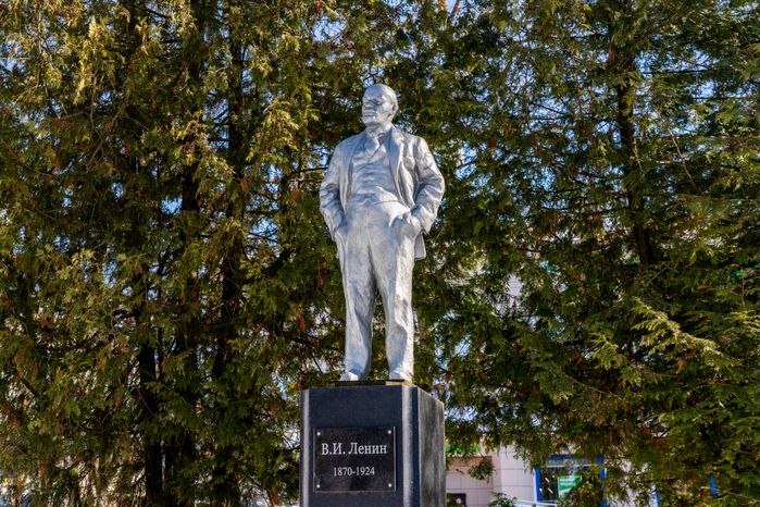 Памятник В. И. Ленину в Чехове