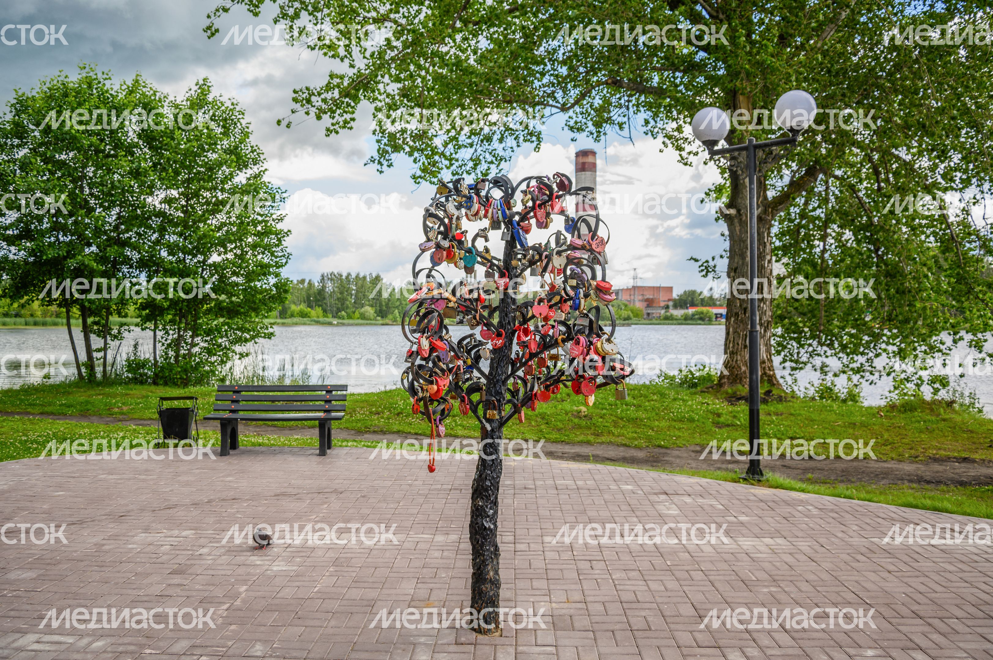 Скульптурная группа «Семья лосей» на улице Калинина города Электрогорск Скульптурная группа «Семья лосей» на улице Калинина города Электрогорск