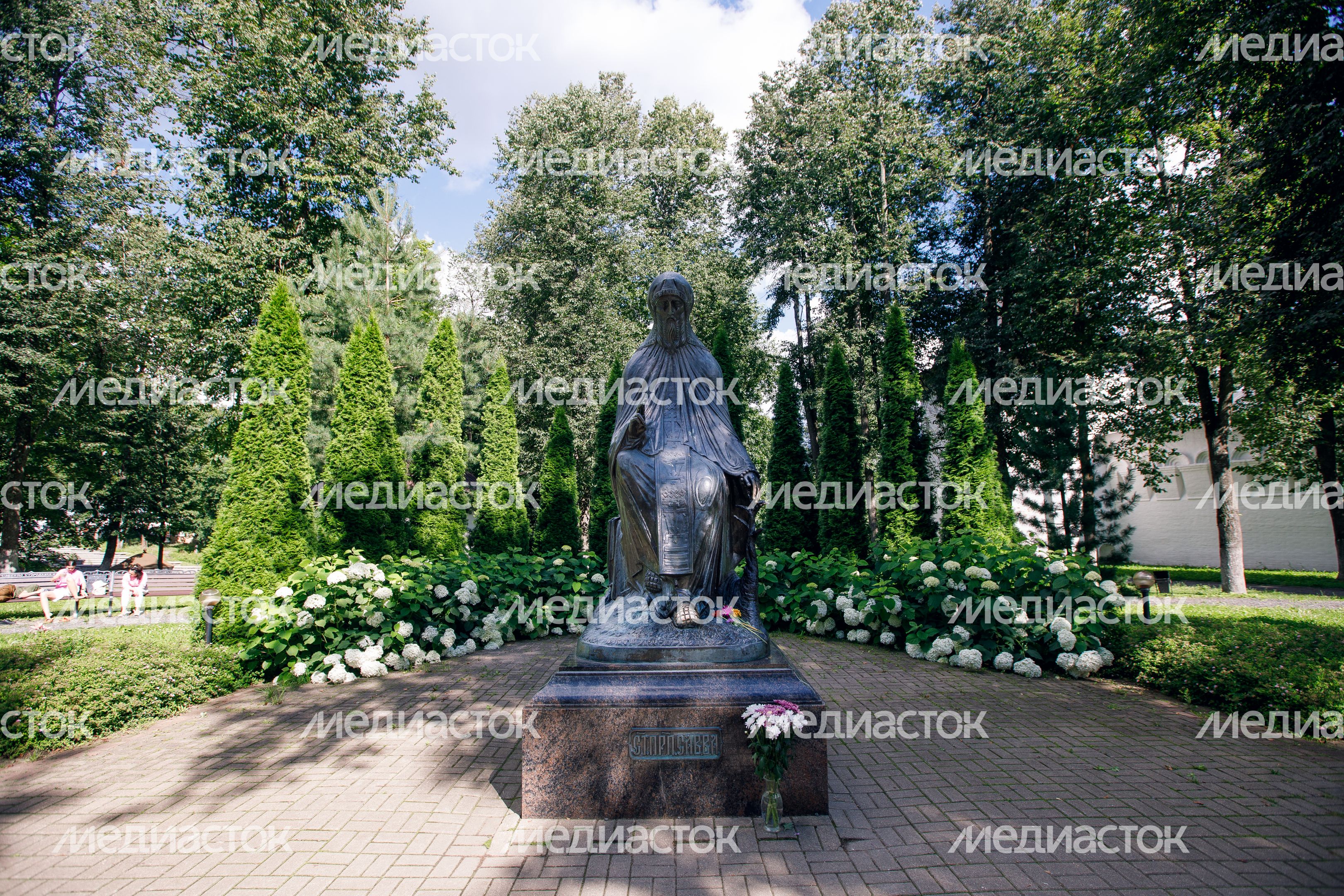 Звенигород. Памятник преподобному Савве Сторожевскому Звенигород. Памятник преподобному Савве Сторожевскому
