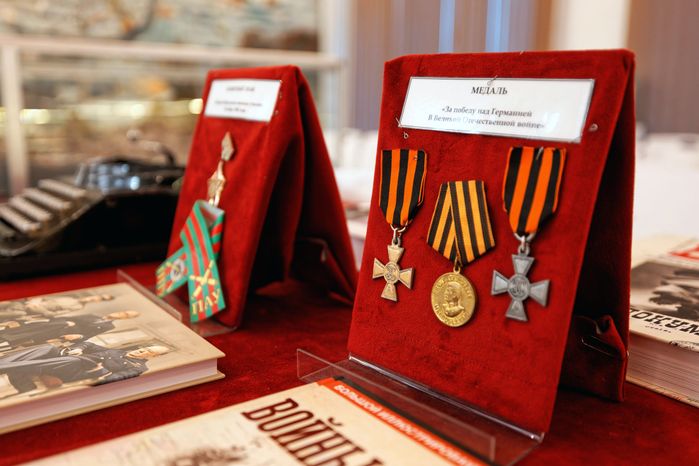 Медаль за победу на Германией в музее Подольских курсантов в Академическом корпусе Гимназии имени Подольских курсантов