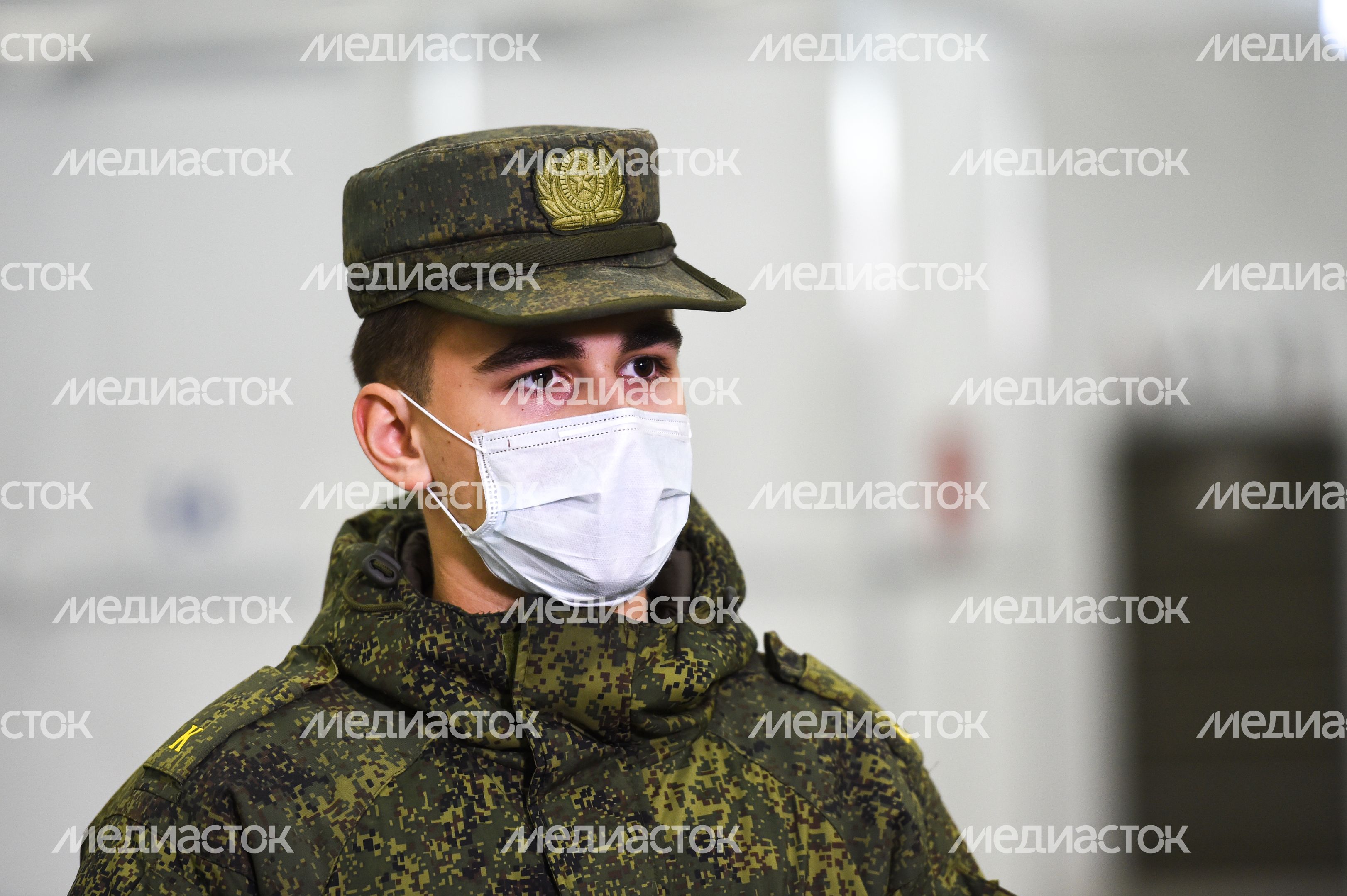 Медицинский центр для больных с коронавирусом, организованный в павильонах Конгрессно-выставочного центра в Кубинке
