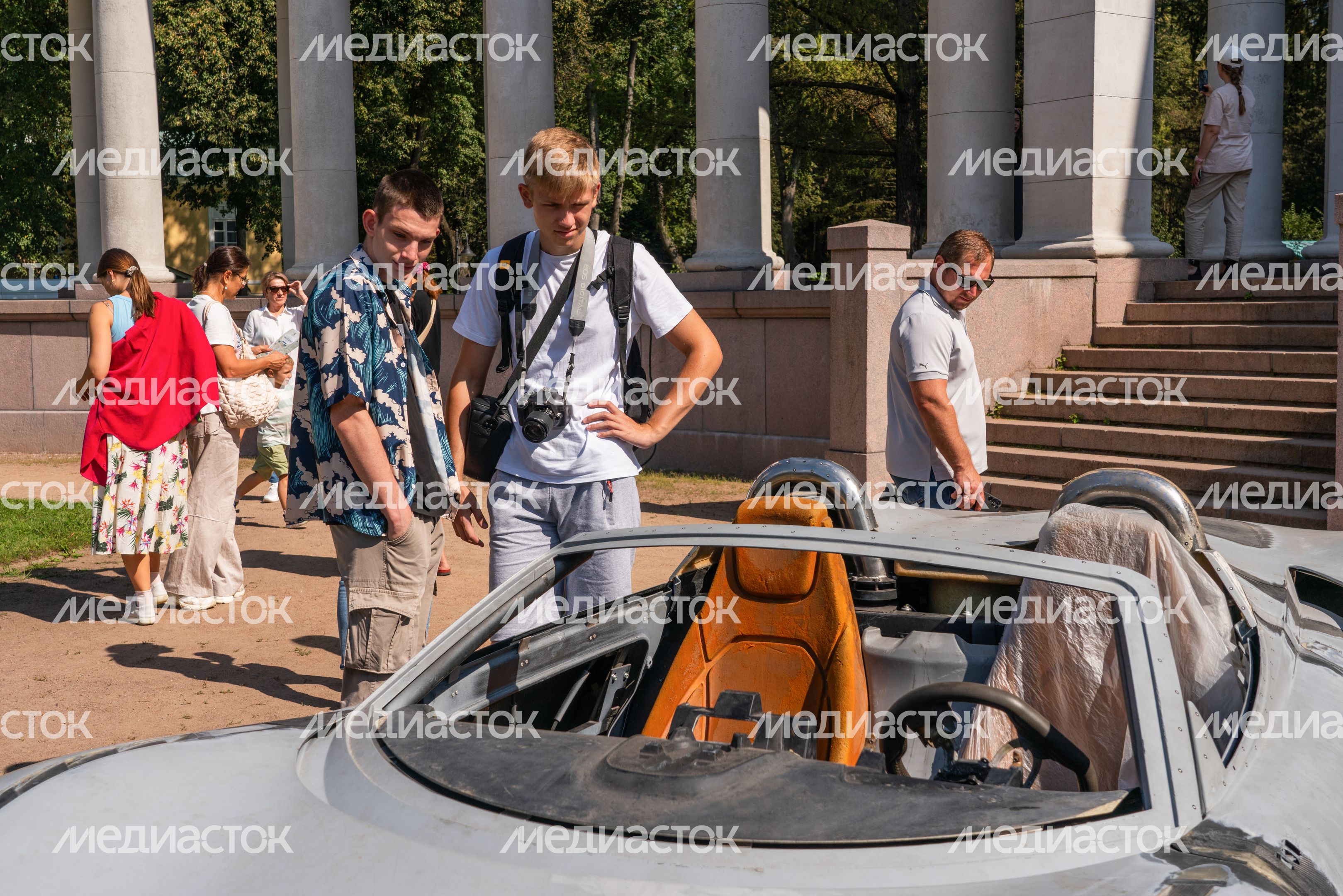 Автофестиваль в усадьбе Архангельское Автофестиваль в усадьбе Архангельское
