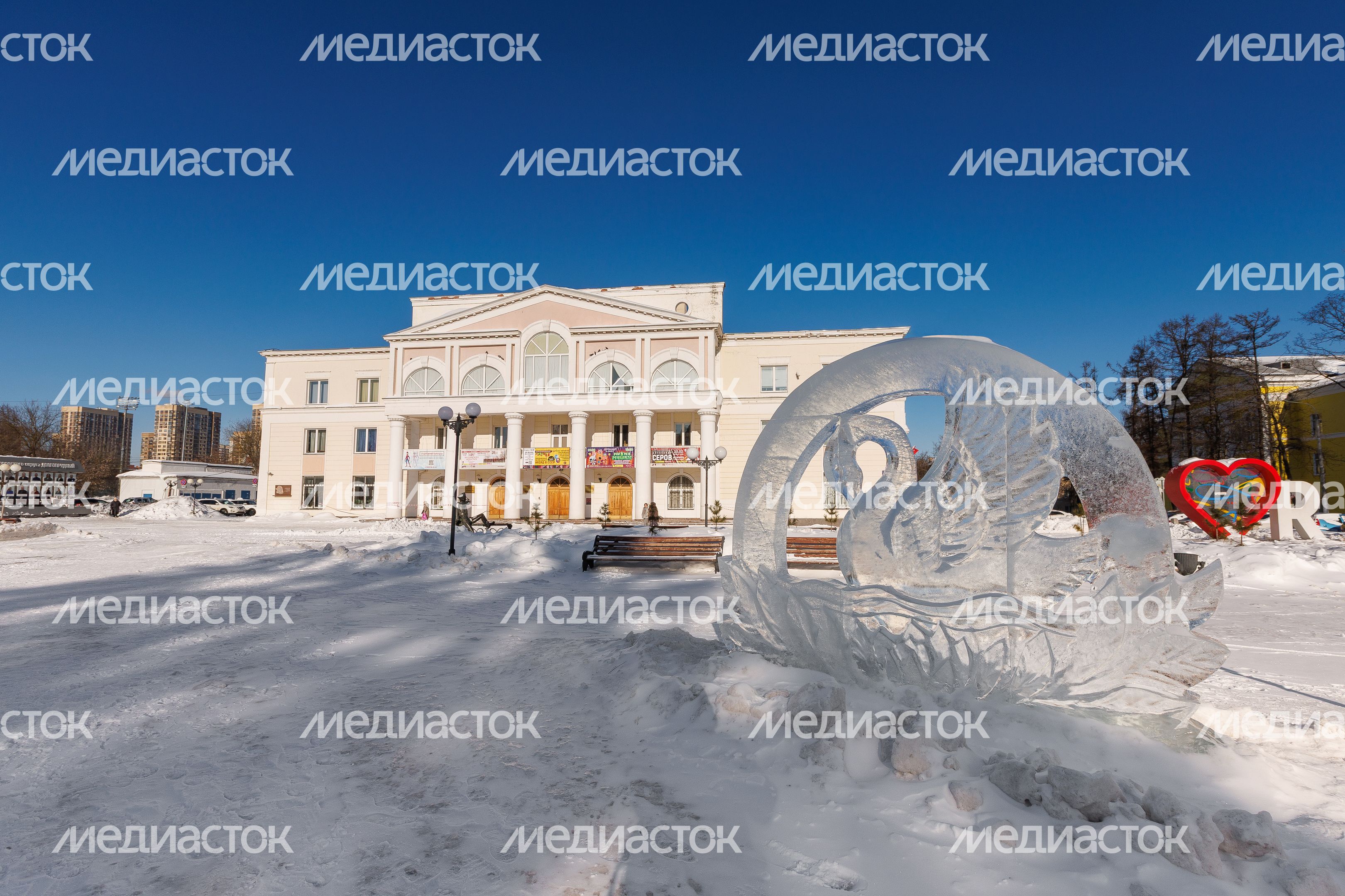 Дом культуры «Вперед» в Долгопрудном на площади Собина Дом культуры «Вперед» в Долгопрудном на площади Собина