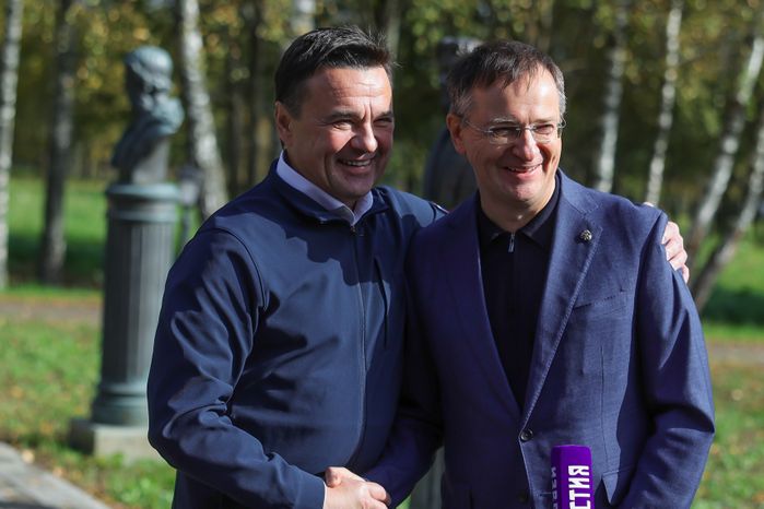 Андрей Воробьев и Владимир Мединский открыли Аллею правителей в усадьбе Татищева