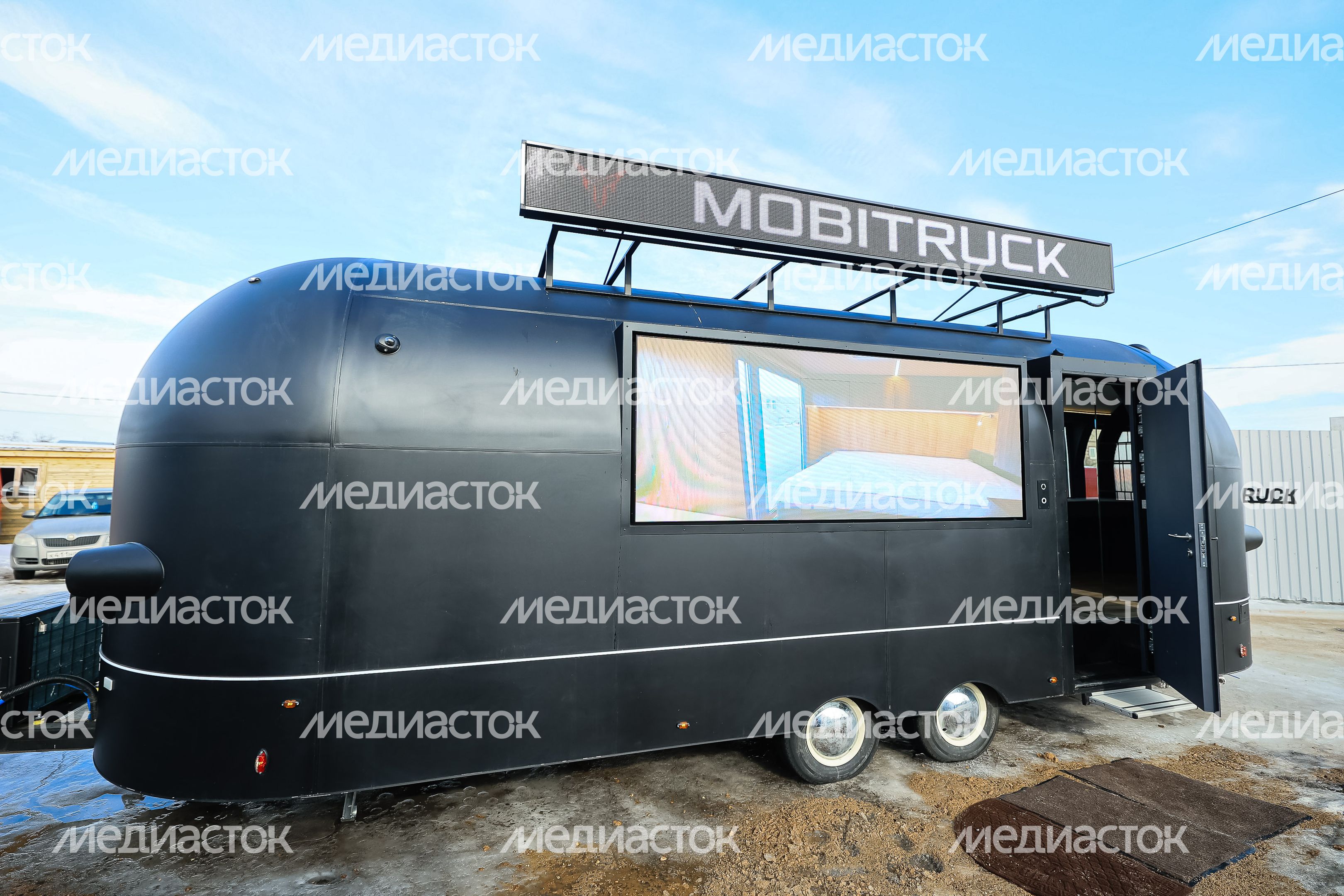 Посещение губернатором производства мобитраков в Истре