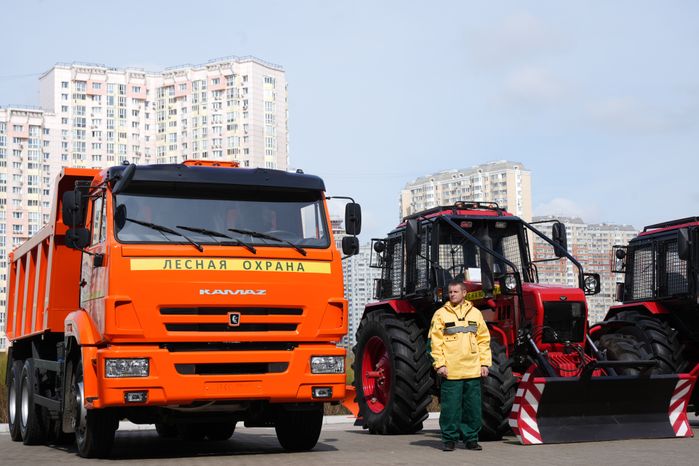 Передача специализированной лесотехники лесничествам Подмосковья