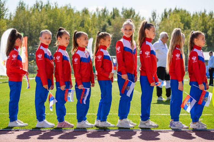 Легенды футбола обыграли сборную Лобни в проекте «Выходи во двор»