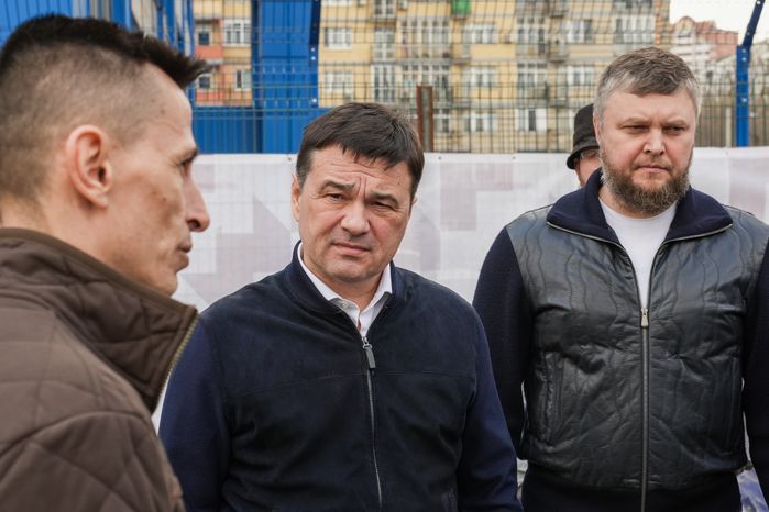 Проверка строительства пешеходного перехода в Люберцах Губернатором Подмосковья