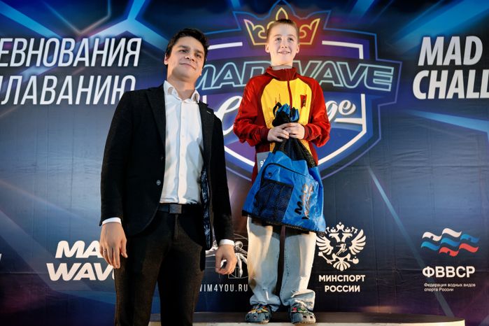 Награждение победителей Всероссийских соревнований по плаванию Mad Wave Challenge 2025 в Рузе