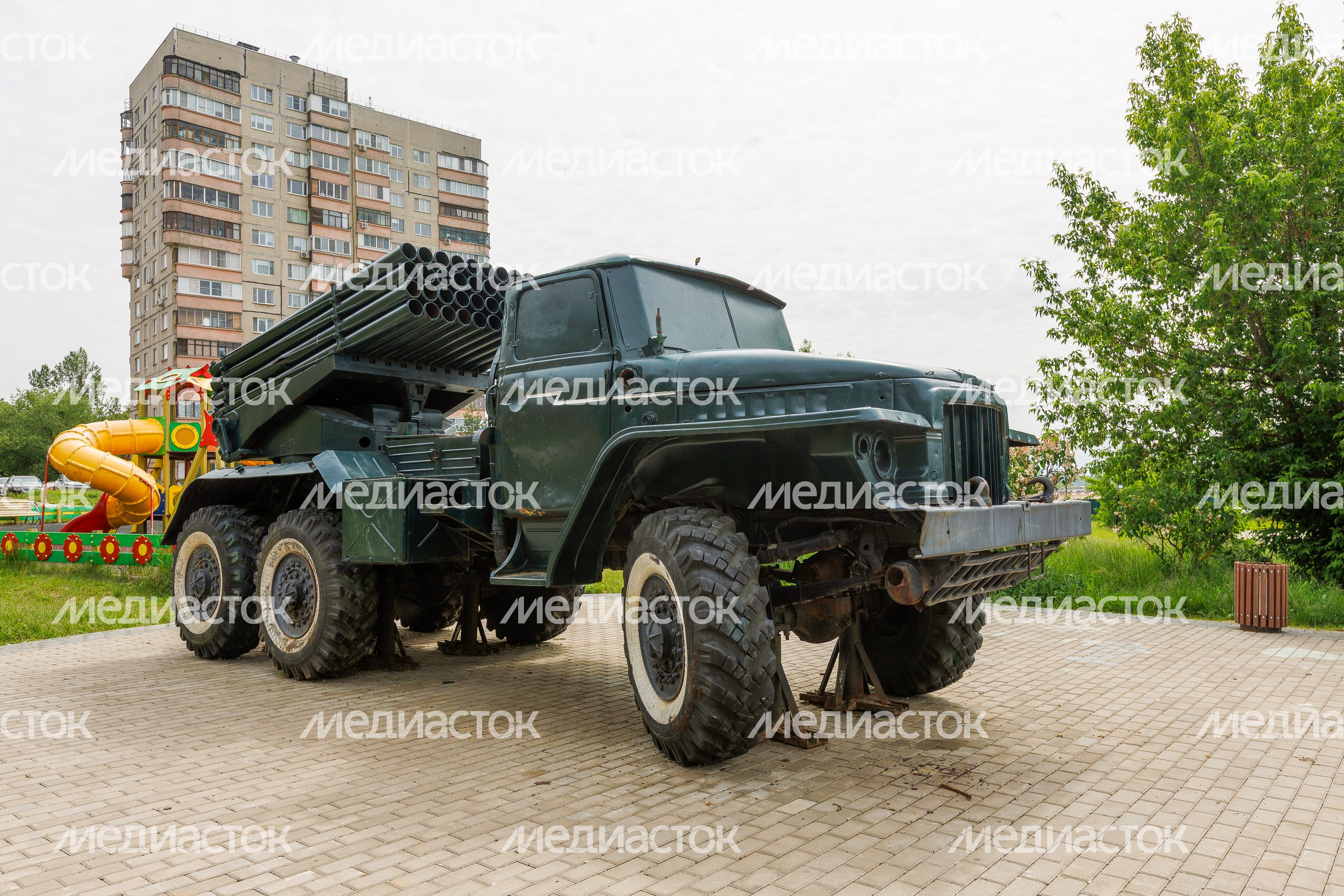 Установка «Град» у памятника «Создателям ракетного щита России» в городе Дзержинский округа Люберцы Установка «Град» у памятника «Создателям ракетного щита России» в городе Дзержинский округа Люберцы