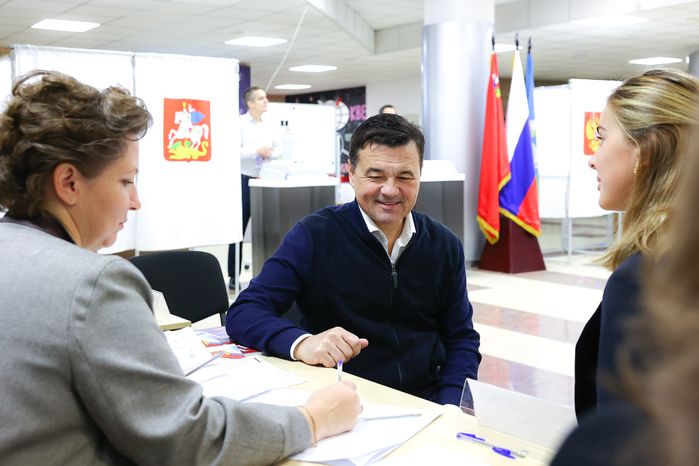 Посещение избирательного участка в Одинцове Губернатором Подмосковья
