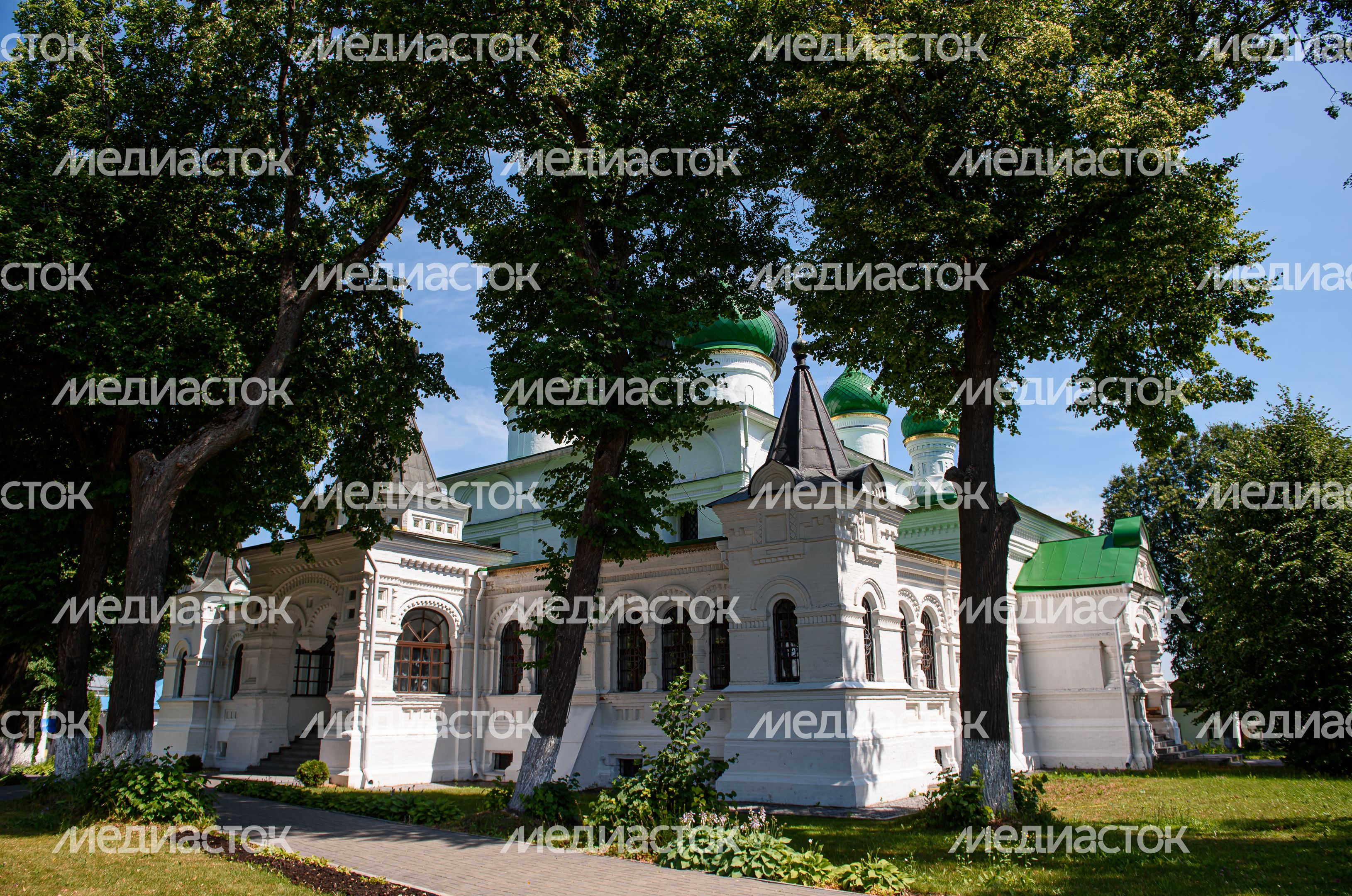 Летние виды Феодоровского женского монастыря