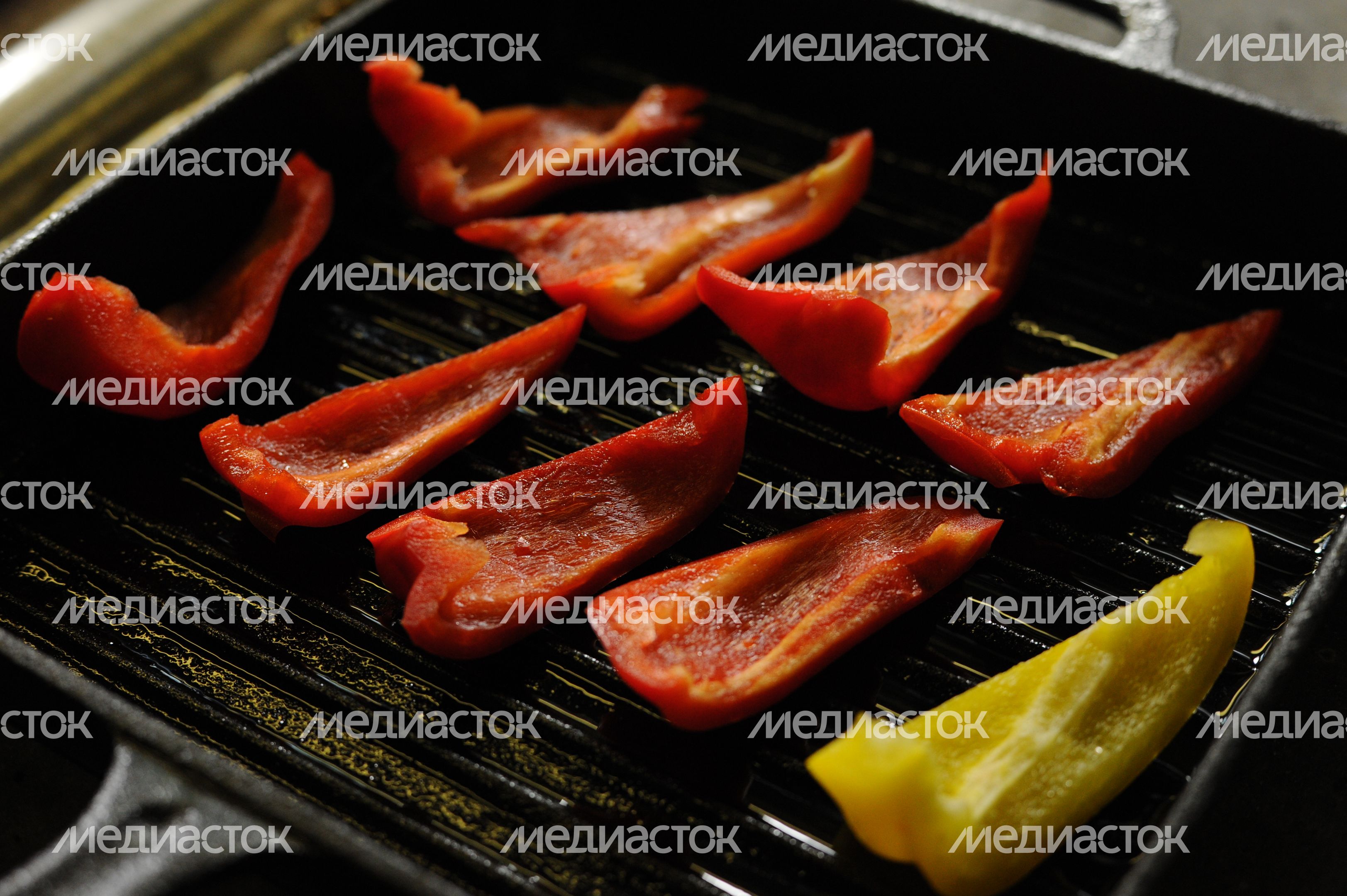 Приготовление шашлыка с овощами