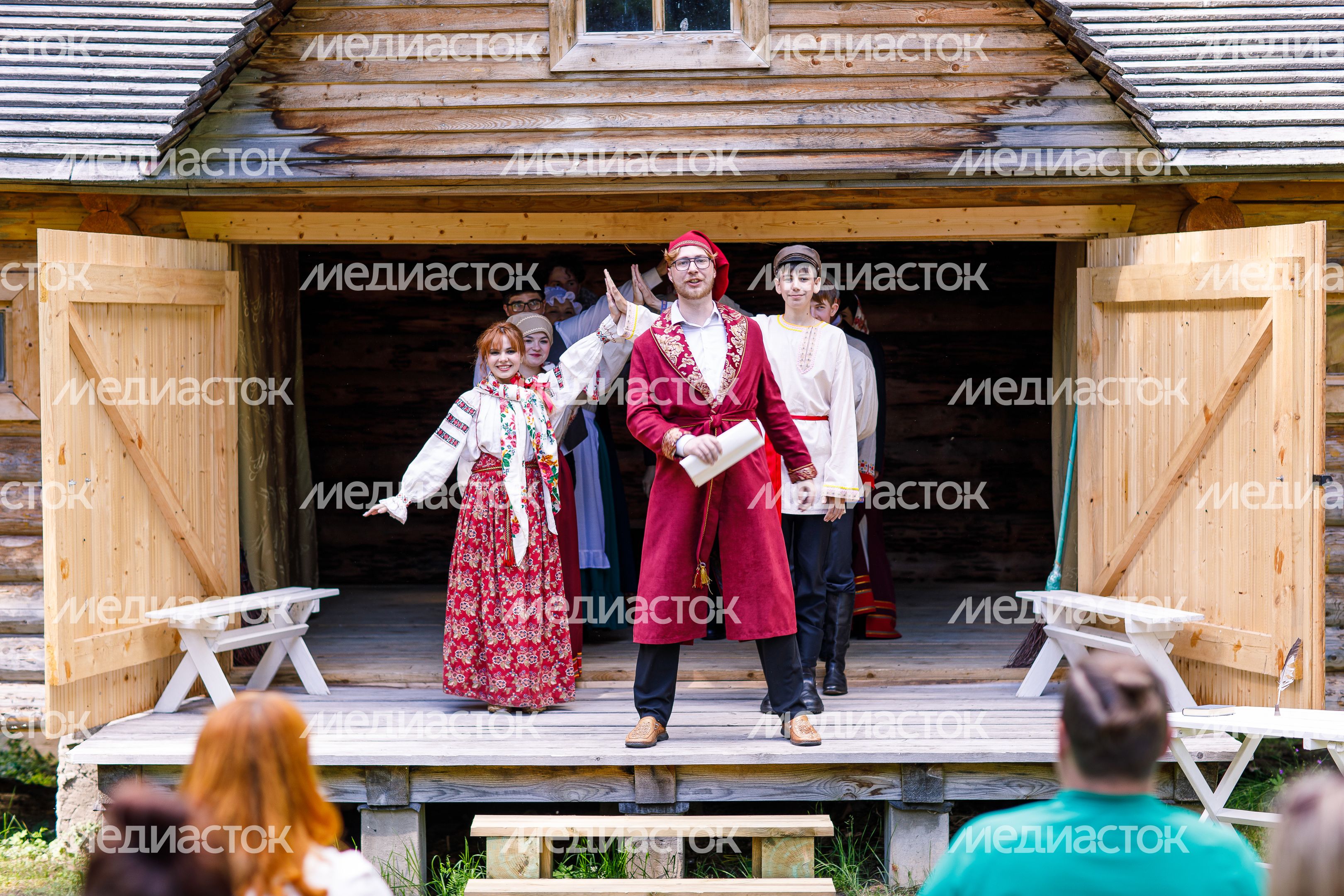 III Фестиваль науки и искусств "Менделеев" в усадьбе Боблово в Клину III Фестиваль науки и искусств "Менделеев" в усадьбе Боблово в Клину