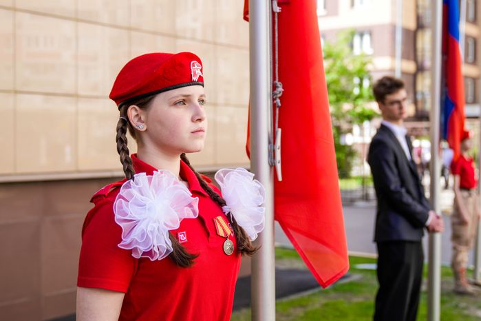 Губернатор поздравил выпускников реутовской СОШ №10 с последним звонком