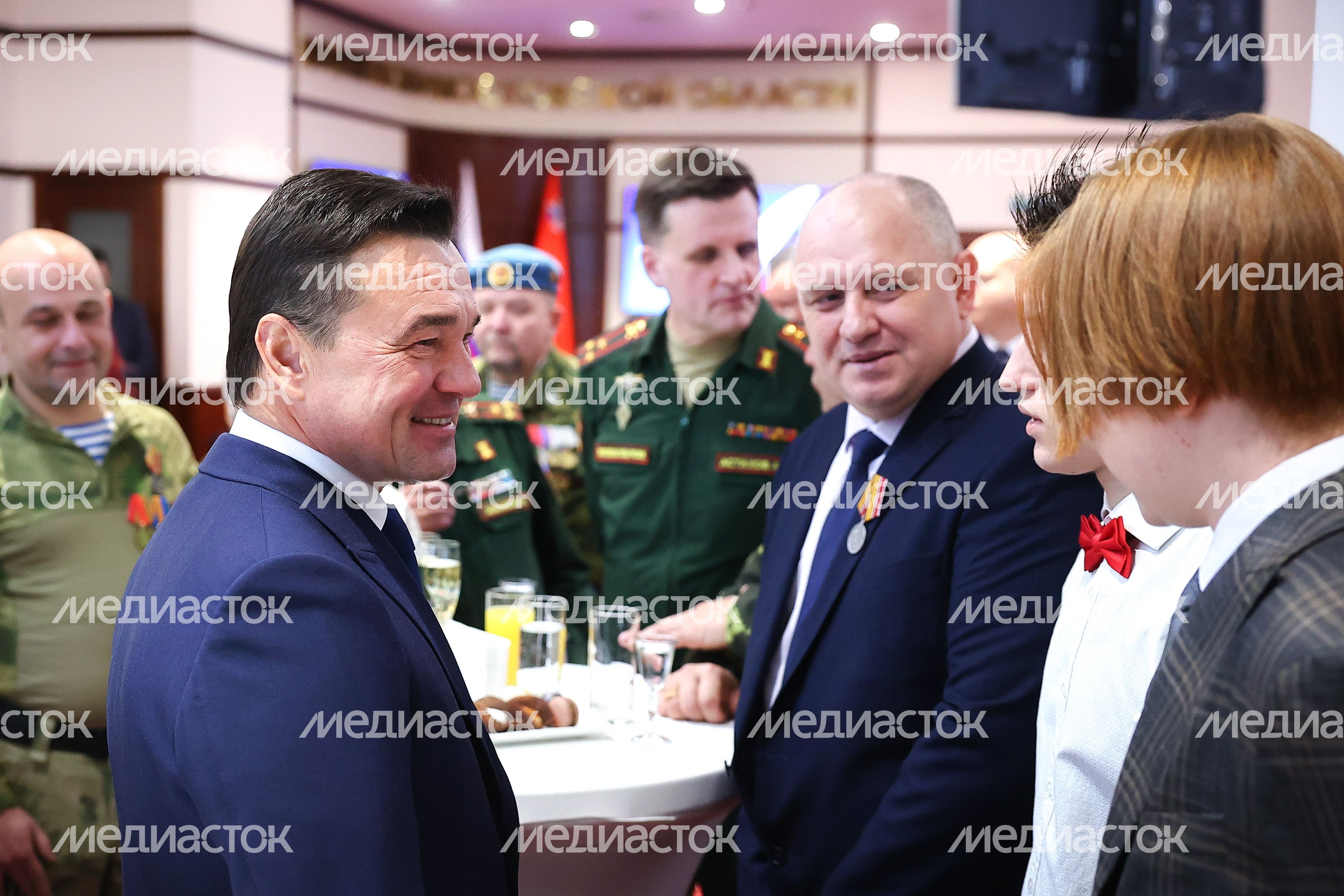 Награждение добровольцев из отряда «БАРС» Губернатором Подмосковья