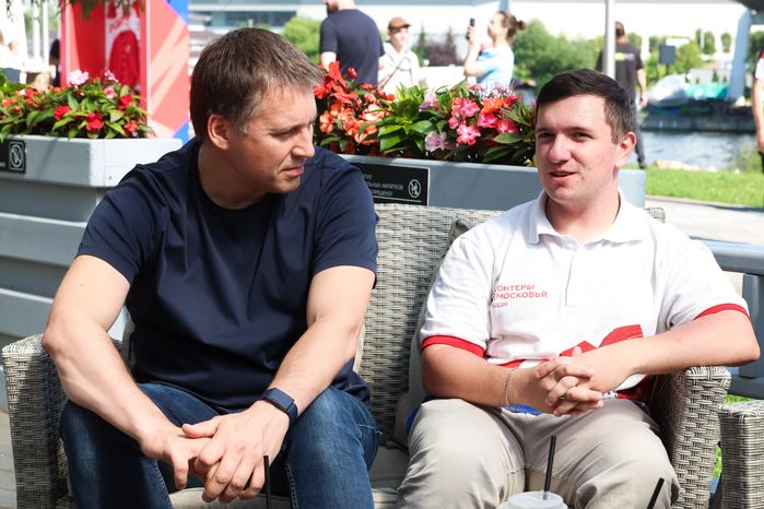Вячеслав Духин встретился с "Волонтерами Подмосковья" на фестивале регионального движения