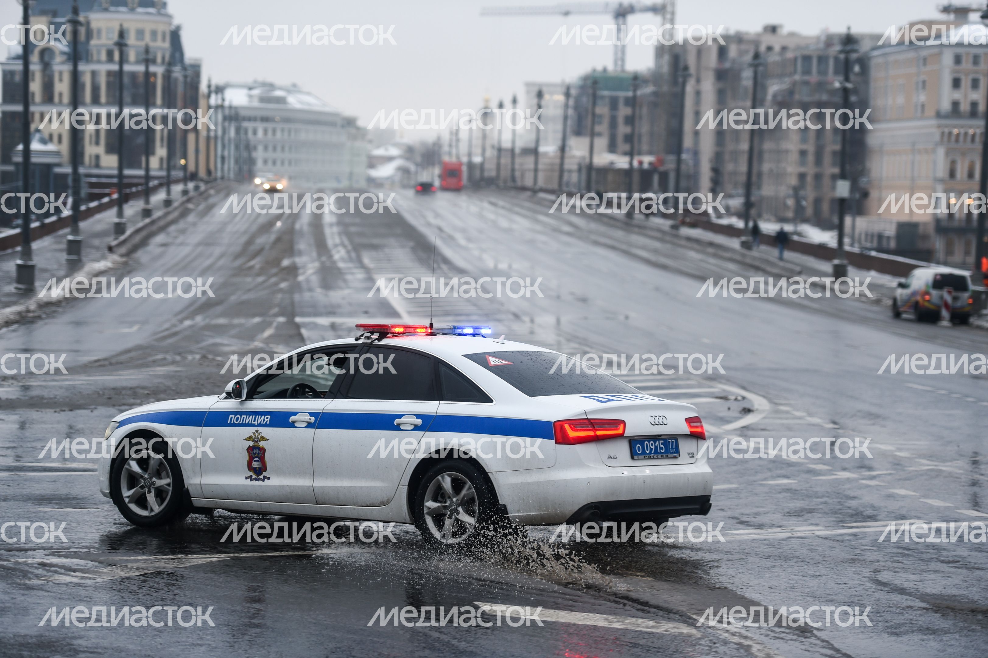 Последстивя сильного снегопада в Москве