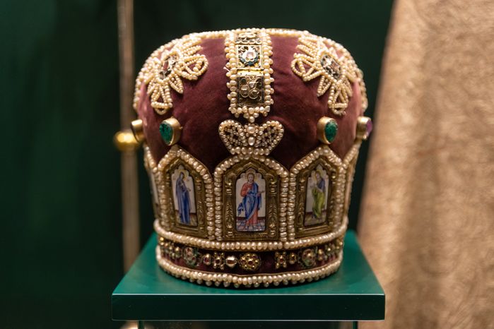 Экспозиция "Реликвии и сокровища Троице-Сергиевой Лавры XVIII-XIX"